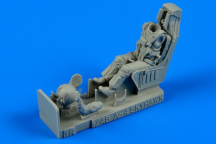 1/48 US Navy Fighter Pilot with ej.seat for A-4A/B