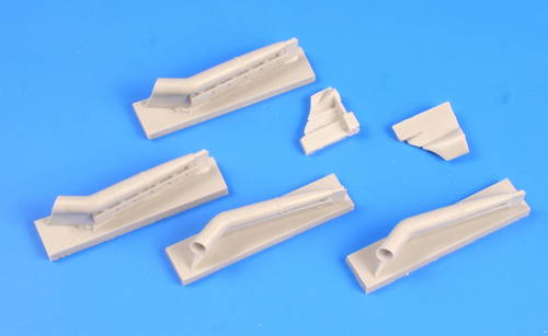 1/32 Heinkel He 111H1 - Exhausts for REV