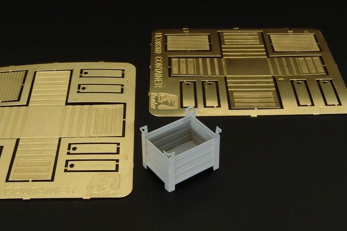 1/48 Steel containers (2pcs) PE kit of steel containers