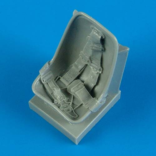 1/32 Bf 109E seat with safety belts