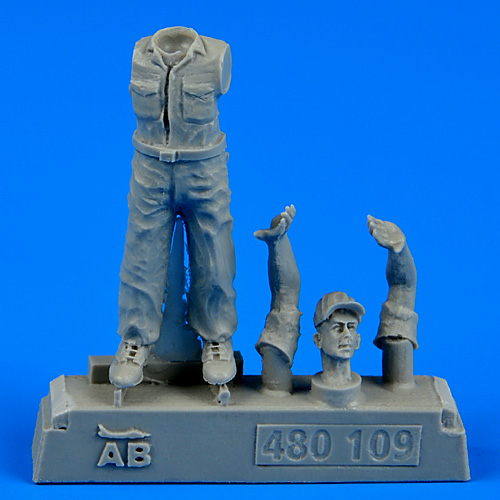 1/48 U.S. Army aircraft mechanic WWII - Pacific th