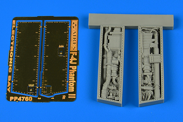 1/48 F-4J Phantom II electronic bay