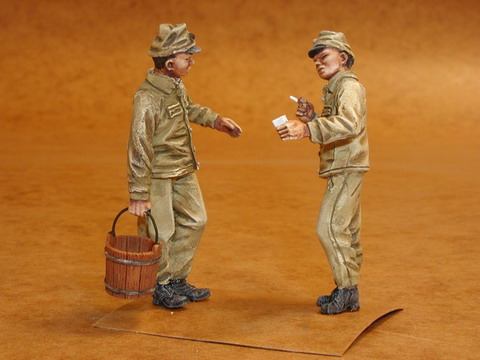 1/32 Japanese mechanics WWII (2 fig)