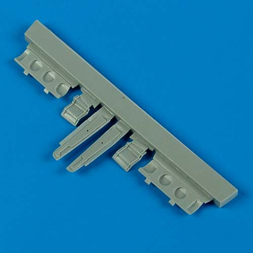 1/48 P-40 Warhawk undercarriage covers