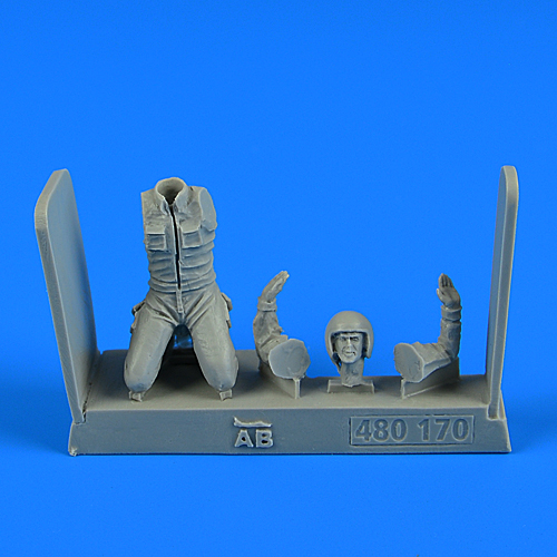 1/48 Warsaw Pact Aircraft Mechanic - part 6