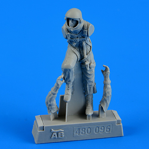 1/48 U.S.A.F. Fighter Pilot - pressure suit 1960 -