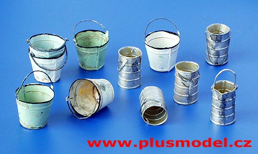 1/35 Metal buckets and cans