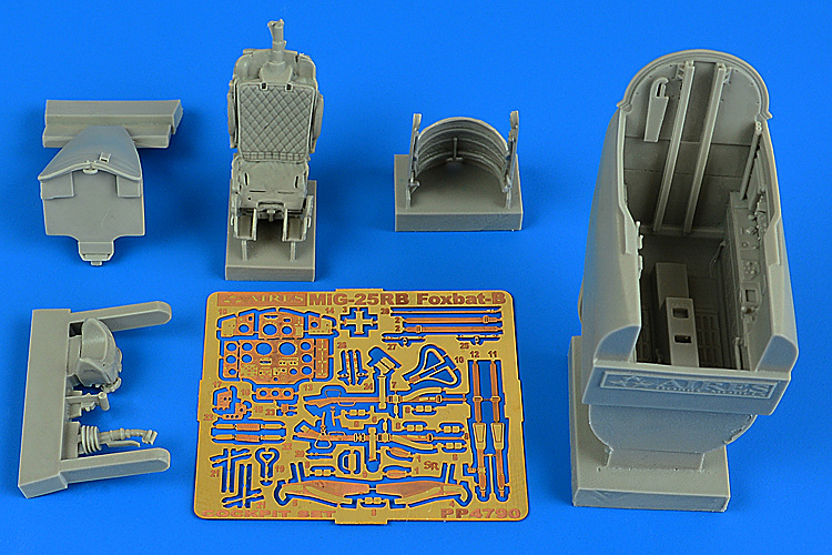 1/48 MiG-25RB Foxbat-B cockpit set for ICM kit