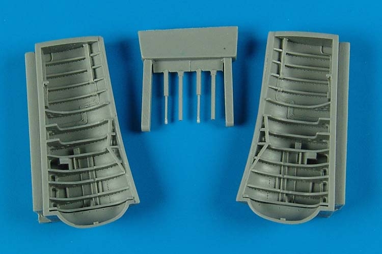 1/72 SB2C Helldiver wheel bays