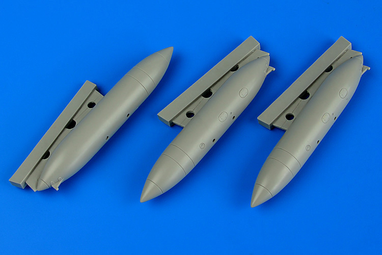 1/72 F/A-18A/C Hornet external fuel tanks