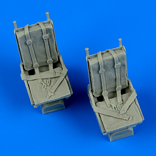 1/48 B-25 Mitchell seats with safety belts