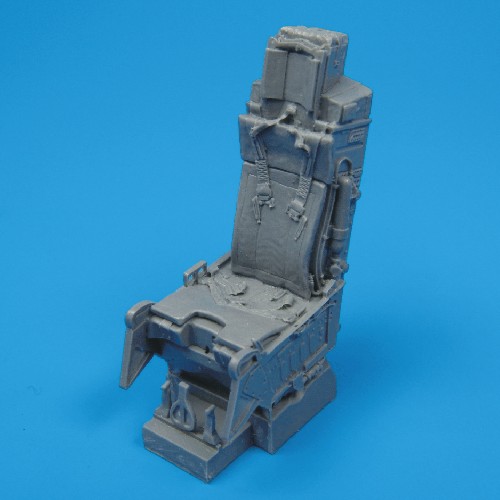 1/48 F-15A/C Eagle ejection seat with safety belts