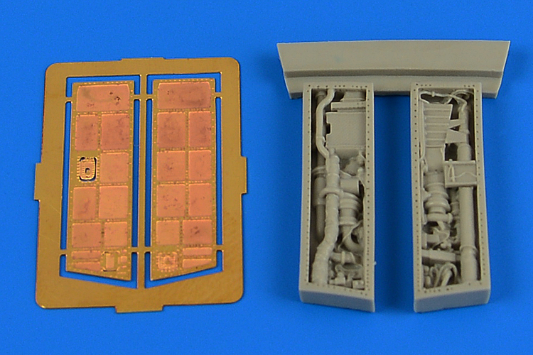 1/72 F-4J Phantom II electronic bay