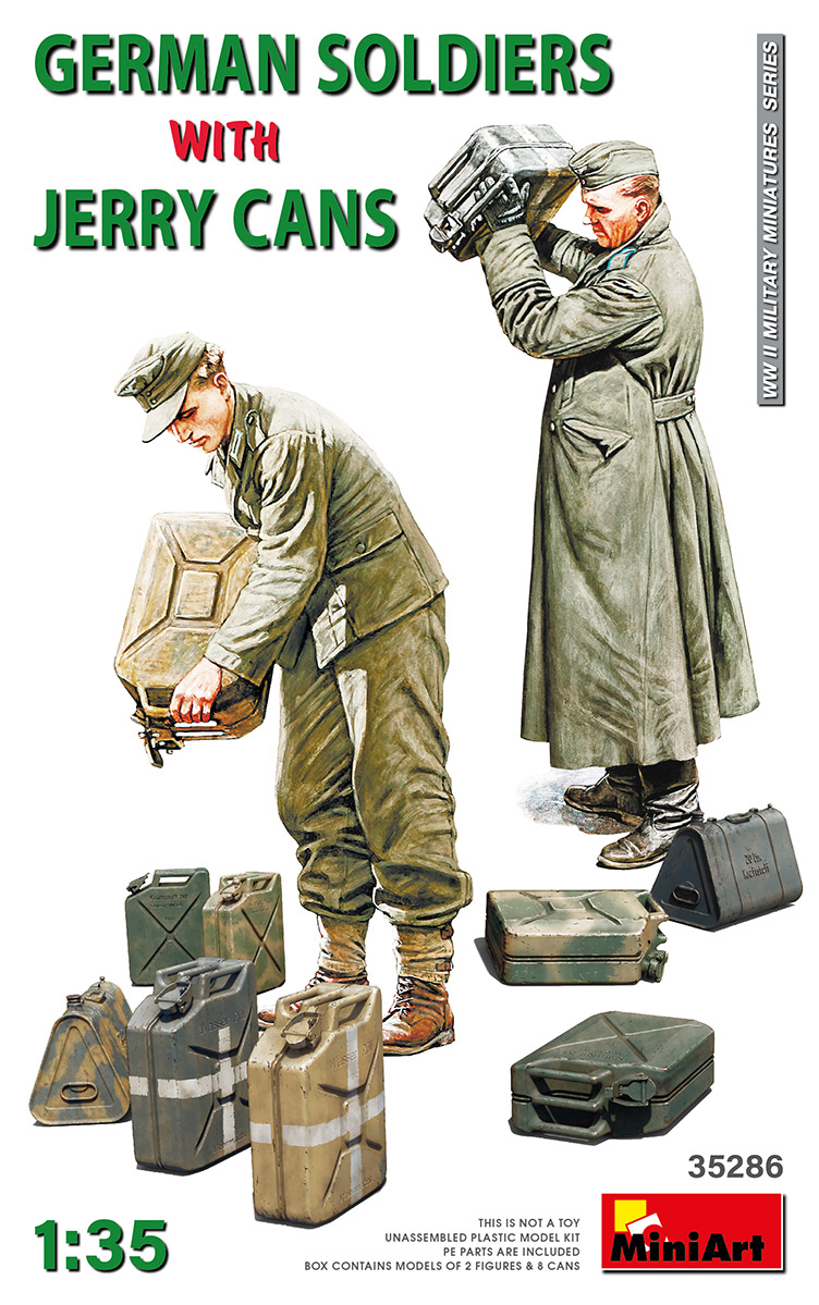 1/35 German Soldiers w/Jerry Cans