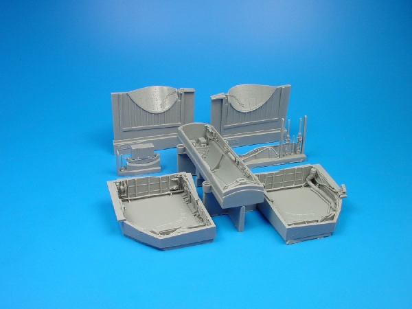 1/32 Su-27 Flanker B wheel bays