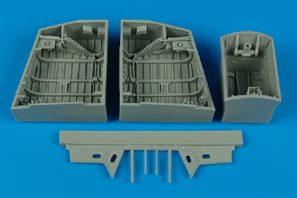 1/48 English Electric Canberra wheel bays