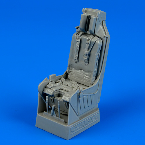 1/32 A-7D Corsair II ejection seat with safety bel