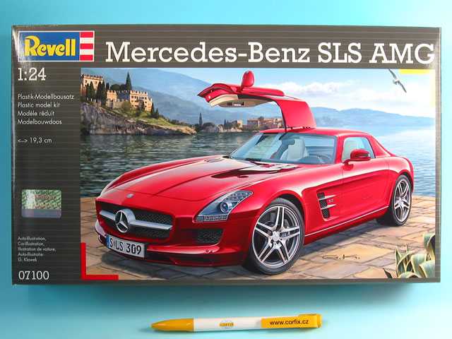 Plastic ModelKit auto 07100 - Mercedes SLS AMG (1:24)