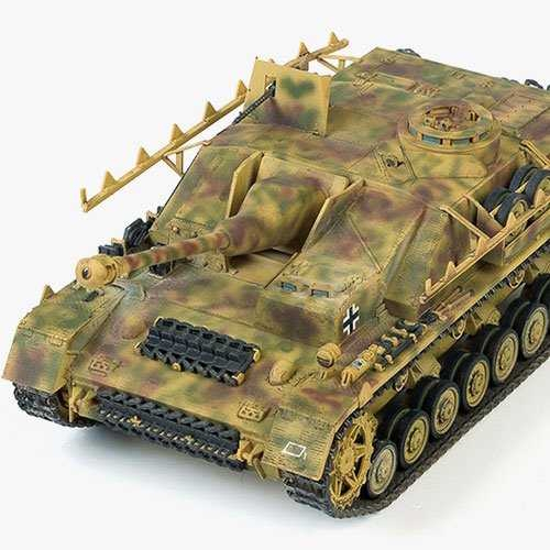 Model Kit military 13522 - German StuG IV Sd.Kfz.167 "Ver.Early" (1:35)