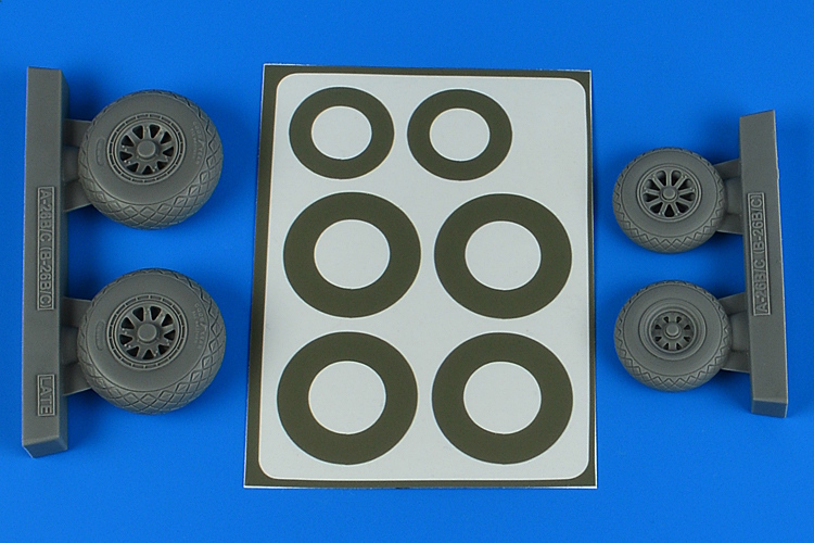 1/48 A-26B/C (B-26B/C) Invader wheels & paint masks late - diamond pattern for ICM kit