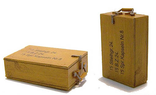 1/35 German box for grenades 