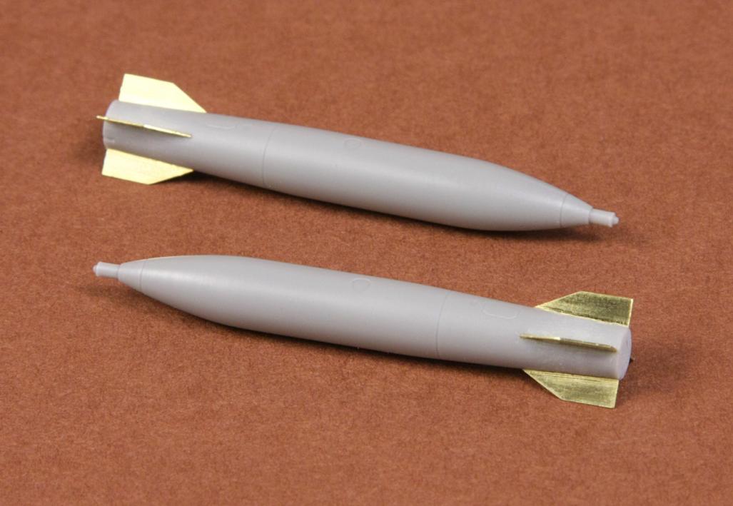 1/48 BRP-250 bombs (x 2) - Resin+PE for Any