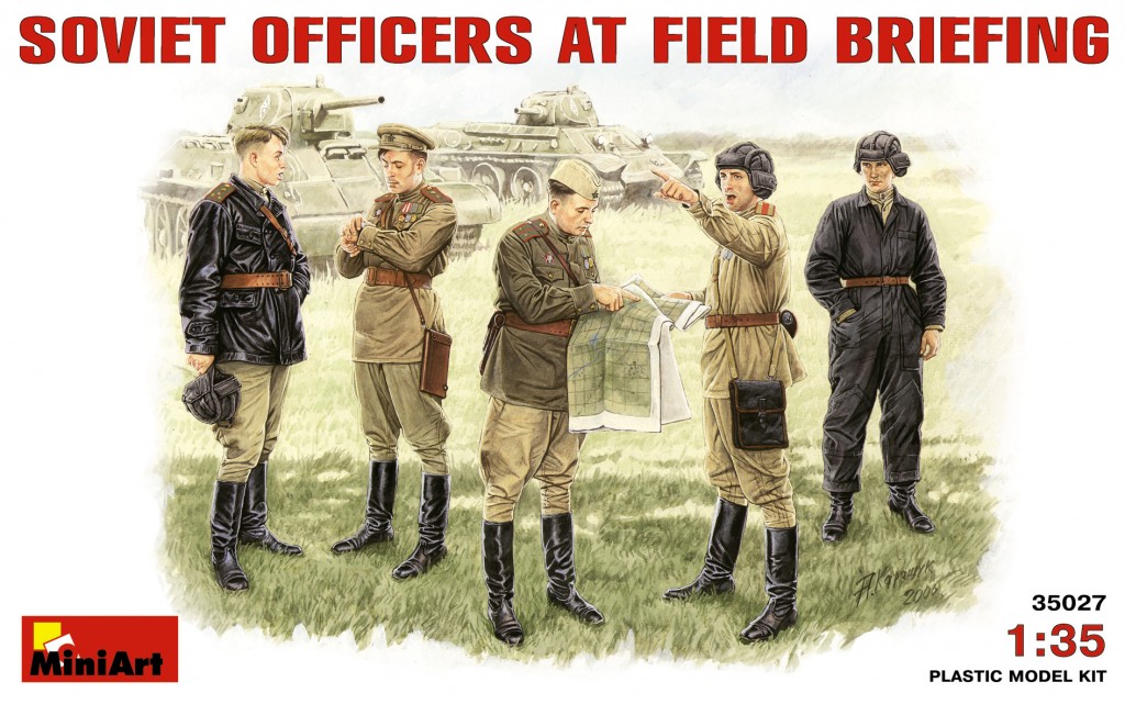 1/35 Soviet Officers at Field Briefing