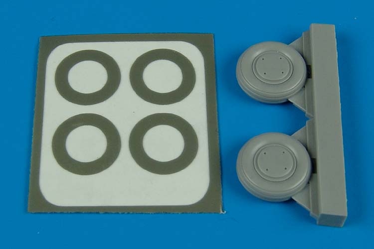 1/72 P-40 wheels & paint masks  (type B)