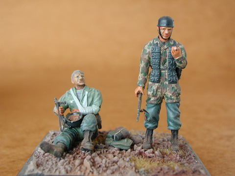 1/35 German Paratroops (2 fig.)