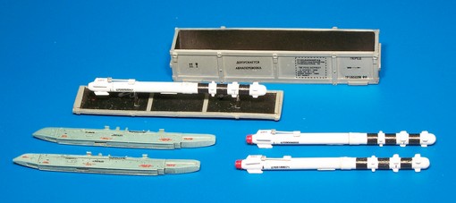 1/48 Missile UZR -60 training unit and box