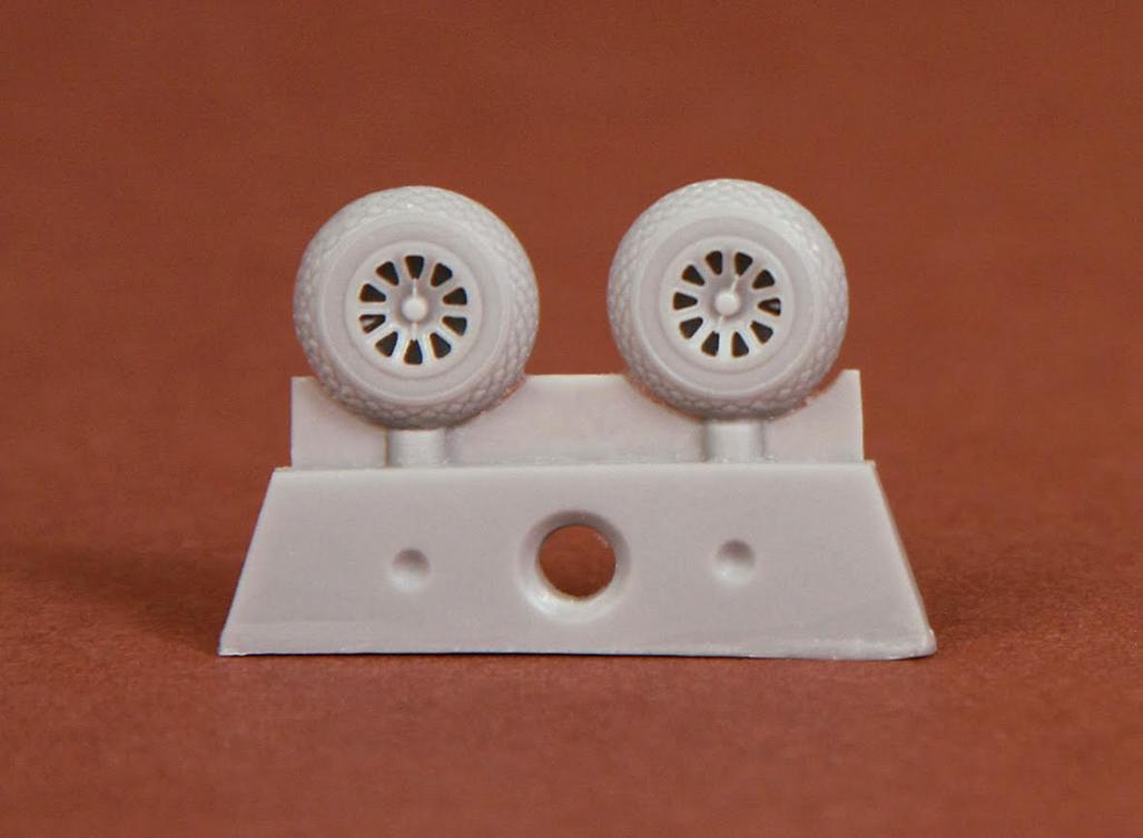 1/72 P-51 Mustang wheel set (diamond tread) - Resin for Airfix