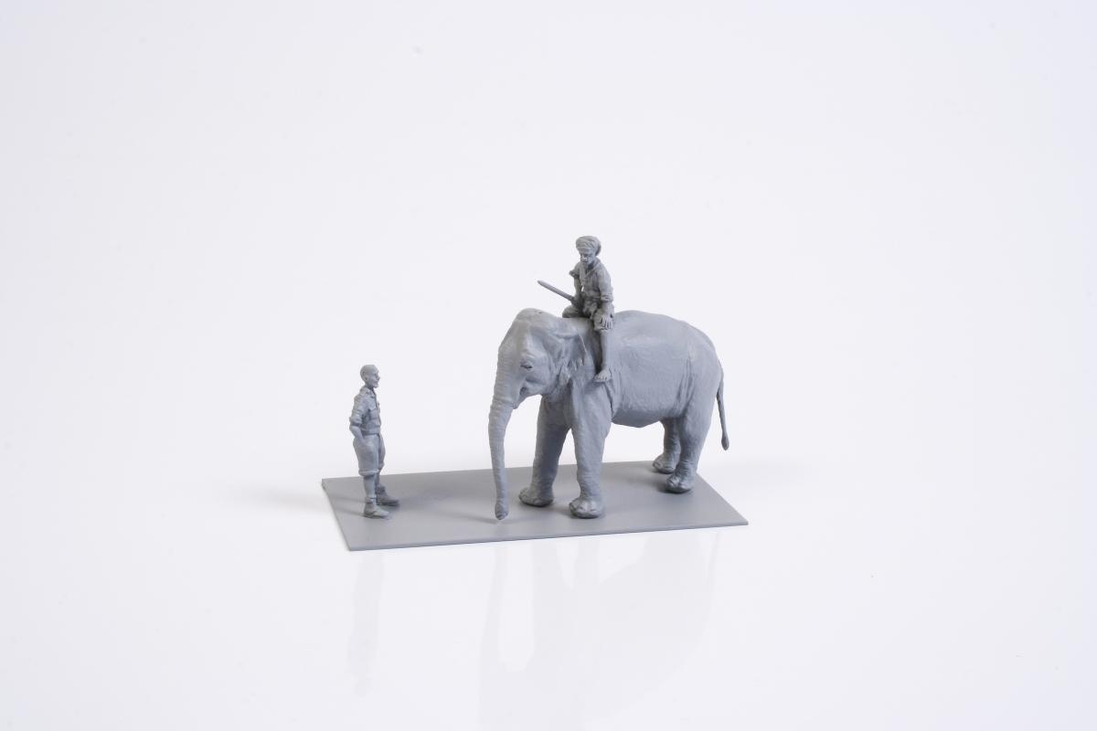 1/72 WWII RAF Mechanic in India + Elephant with Ma