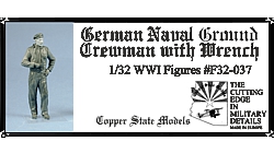 1/32 German Naval mechanic with wrench