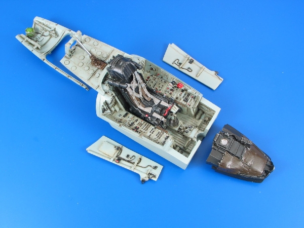 1/32 Su-27 Flanker B cockpit set (with clear parts