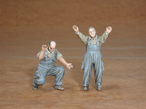 1/48 EU mechanics (present) (2 fig.)